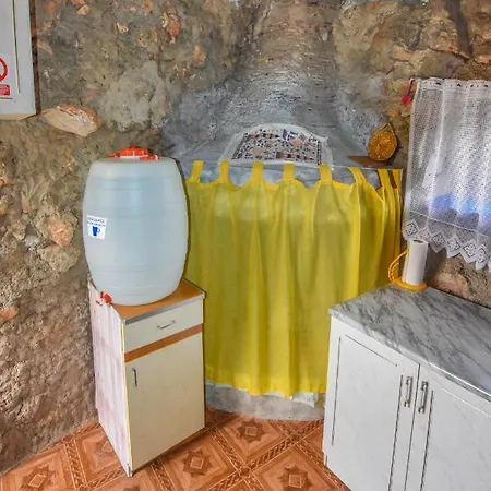 בית נופש House Majka Marija טקון