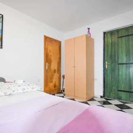 펜션 House Majka Marija 트콘
